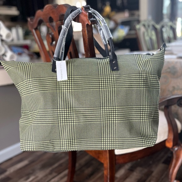 Lulu Dharma Weekender Bag - Picture 3 of 9